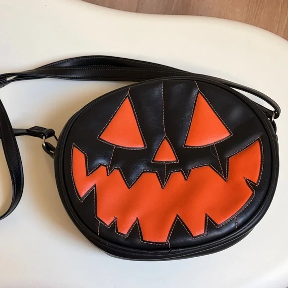Love Pain and Stitches Black and Orange Jack O Lantern Face Crossbody Bag - Picture 1 of 5